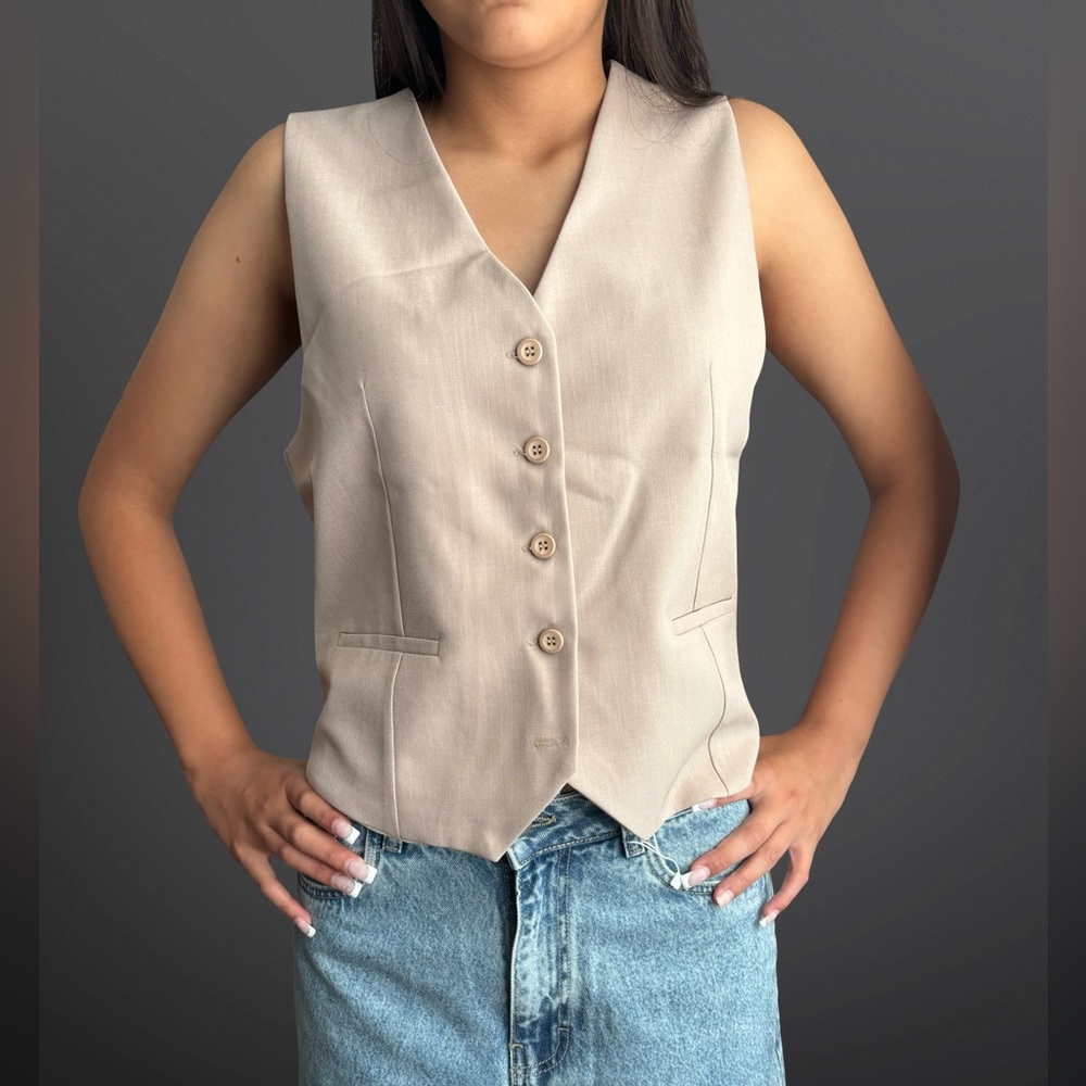 Selah Chic  Button-Up Vest size Medium Color Beige